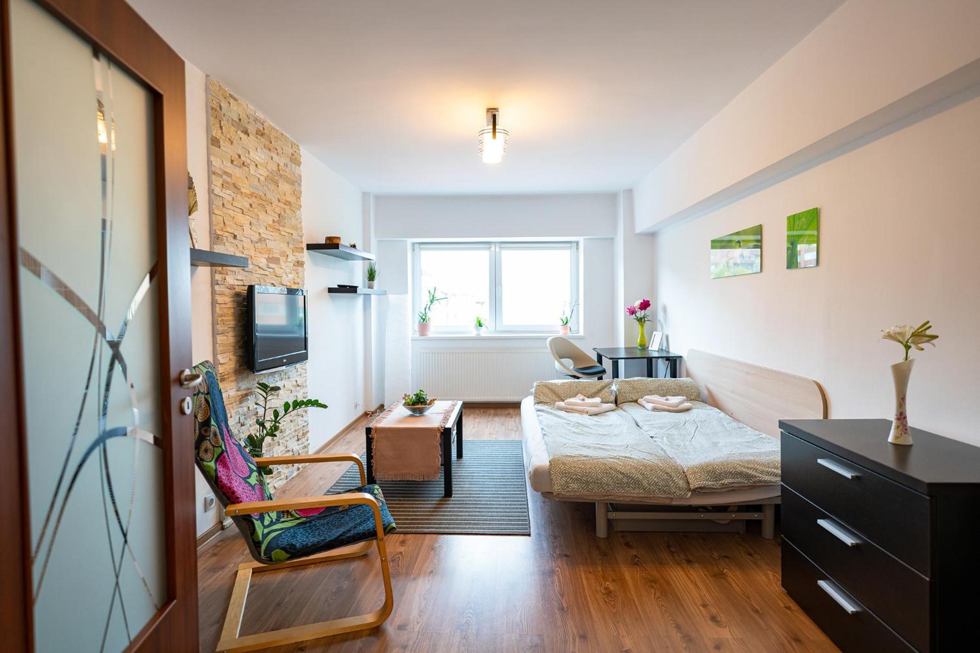 Metropolitan Wildscape View Appartement Braşov Buitenkant foto